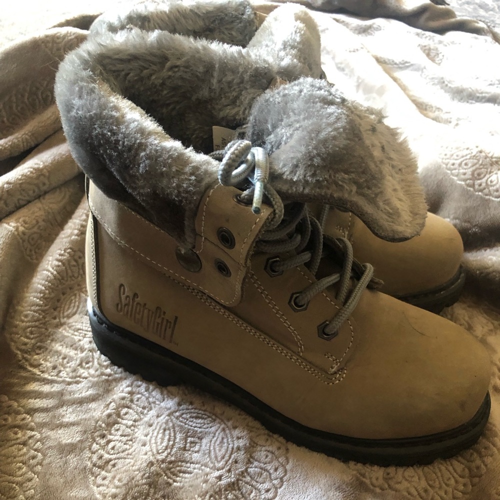 Safetygirl Madison leather steel toe work boots.